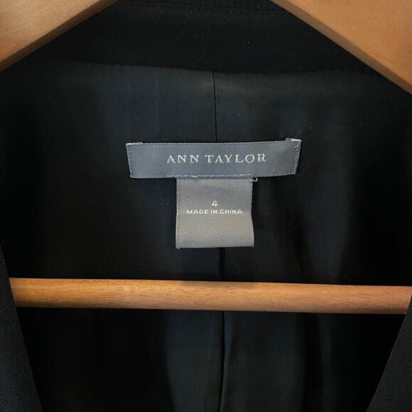 Ann Taylor 4 Black Blazer Jacket | Classic Career Fit, Fully Lined, Tailored - Picture 4 of 7